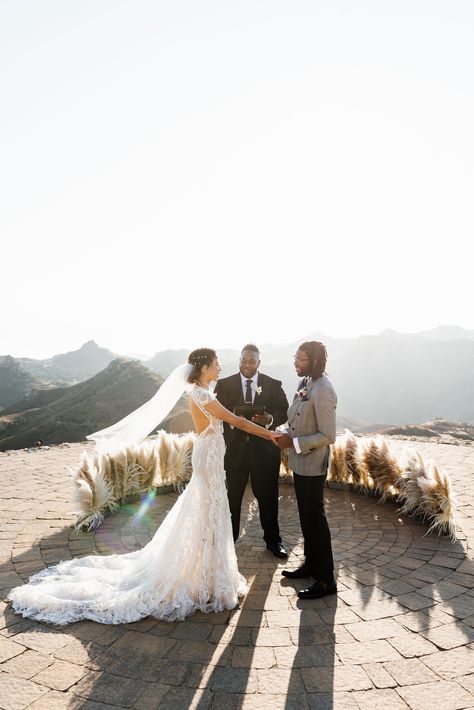 Malibu Rocky Oaks, Romantic Elopement, Stunning Wedding Venues, Grass Wedding, Rustic Wedding Venues, Intimate Wedding Ceremony, Real Weddings Photos, Outdoor Wedding Venues, Dreamy Wedding