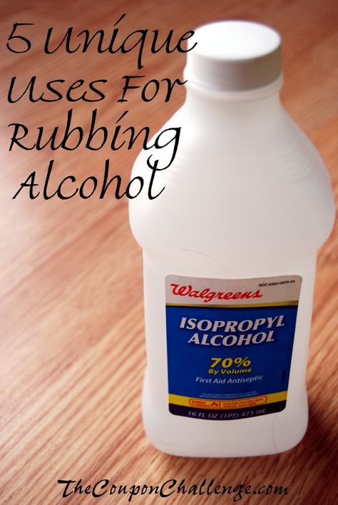 5 Unique Uses for Rubbing Alcohol. I like the one for using on your car windows to keep from frosting over. Isopropyl Alcohol Uses, Theives Oil, Rubbing Alcohol Uses, Borax Cleaning, Nail Polish Stain, Natural Cleaners, Bathroom Cleaner, Diy Cleaners, Cleaning Recipes