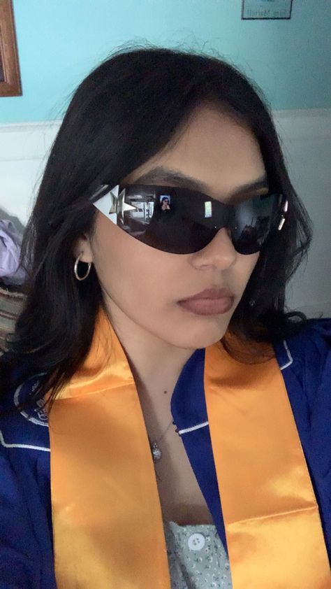 graduation poses, graduation selfie, grad Graduation day // glasses // graduation // pic // idea // college Business Picture Ideas, Graduation Selfie, Poses Graduation, Graduation Pic, Graduation Poses, Graduation Day, Fake Story, Picture Ideas, Sunglasses