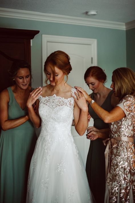 Poses For Wedding, Wedding On A Farm, Redhead Bride, Wedding Getting Ready Photos, Romantic Poses, Bride Vibes, Wedding Getting Ready, Intimate Wedding Reception, Wedding Portrait Poses