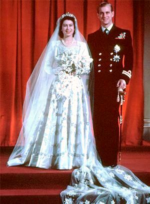 . Princess Kate Wedding Dress, Queen Elizabeth Ii Wedding, Princess Margaret Wedding, Queen Elizabeth Wedding, Princess Diana Wedding Dress, Diana Wedding Dress, Princesa Elizabeth, Royal Wedding Gowns, Princess Diana Wedding