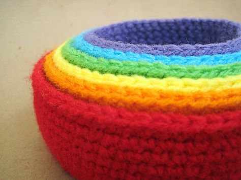 Crochet Bowl, Pattern Rainbow, Rainbow Crochet, Haken Baby, Nesting Bowls, Yarn Projects, Crochet Basket, Crochet Home, Worsted Weight Yarn