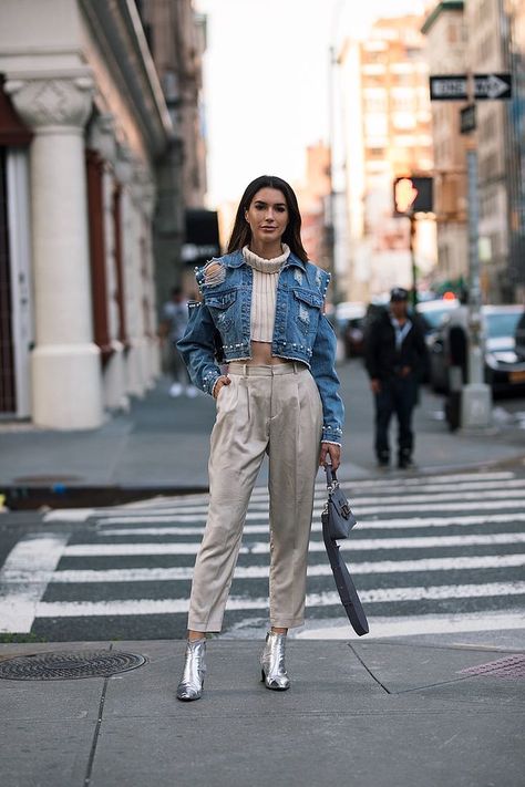 New York Fashion Week Day 3 & 4 Sleeveless Denim Jacket Outfit, Denim Jacket Outfit Women, Cropped Jacket Outfit, Fashion Trend Book, Jacket Outfit Women, Booties Outfit, Denim Jacket Outfit, Mens Fashion Edgy, 2020 Fashion Trends