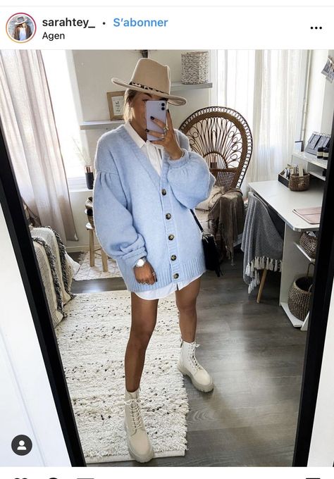 7d6044e95a16761171b130dcb476a43edesc54645883ri Chunky White Boots Outfit, White Chunky Boots Outfit, White Chunky Boots, Chunky Boots Outfit, White Boots Outfit, Outfit Botas, Casual Chic Spring, Fall Trends Outfits, Stylish Winter Outfits