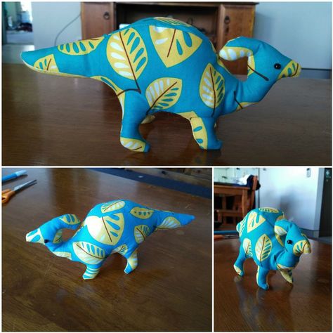 Parasaurolophus Plush by lets-pop-bubblewrap Good Meals, Sewing Stuffed Animals, Mindfulness For Kids, Dino Party, Plush Pattern, Prehistoric Animals, A Pattern, Softies, Felt Crafts