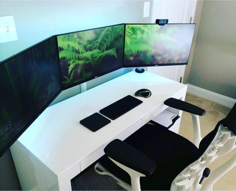 Beautiful 3 screen setup! :) --- Get our FREE productivity book link in description! --- #desksetup #homeoffice #workspace #workstation #minimalist #minimalism #appleandcoffee #startup #productivity #workhard #hardwork #battlestation #reddit #programming #code #ruby #rails #javascript #apple #imac Imac Desk Setup, Productivity Books, Desktop Setup, Custom Pc, Gaming Room Setup, Computer Setup, Pc Setup, Gaming Desk, Office Setup