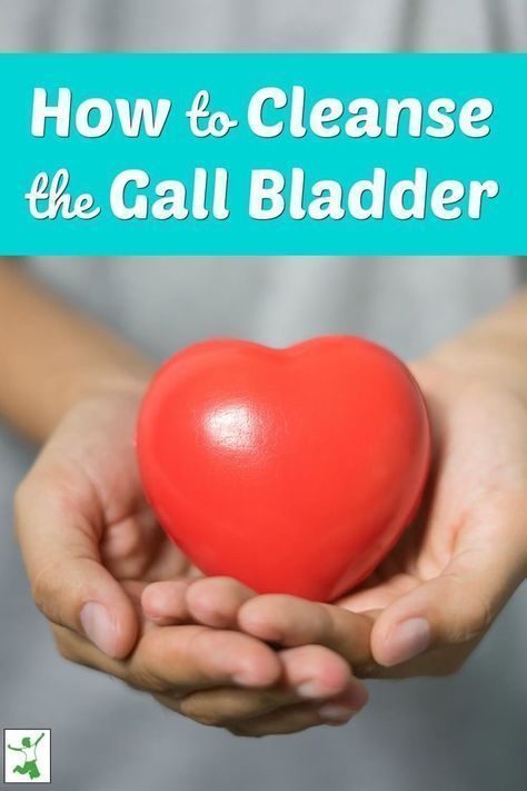 Many people suffer from gallbladder problems today and some people don't even know it. If you are having gallbladder problems or someone in your house is having them, you should try this natural gallbladder cleanse from The Healthy Home Economist. Have you ever tried a gallbladder cleanse? Here is how you can cleanse the gallbladder to help remove stones. Gall Stones Remedy, Gallbladder Flush, Gallbladder Attack, Gallbladder Cleanse, Gallbladder Stones, Gallbladder Diet, Gall Bladder, Urinary Health, Cleanse Recipes