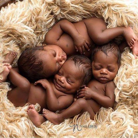 CÓMO NO AMARLOS ? Black Triplets, Triplet Babies, Cute Black Babies, Beautiful Black Babies, Baby Faces, Foto Baby, Black Babies, Baby Fever