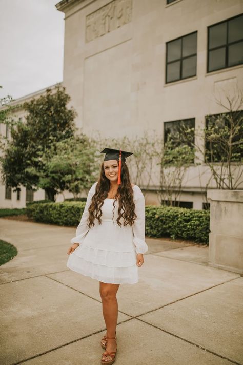 Western Kentucky University Kentucky Photography, Western Kentucky University, Kentucky University, Grad Pics, Grad Photos, University Of Kentucky, Graduation Pictures, Cute Photos, Kentucky