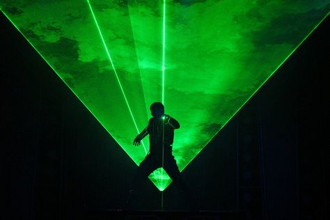 Lasers Aesthetic, Laser Photography, Bubble Window, Concert Stage Design, Laser Show, Green Laser, Event Activities, High Technology, Green Led