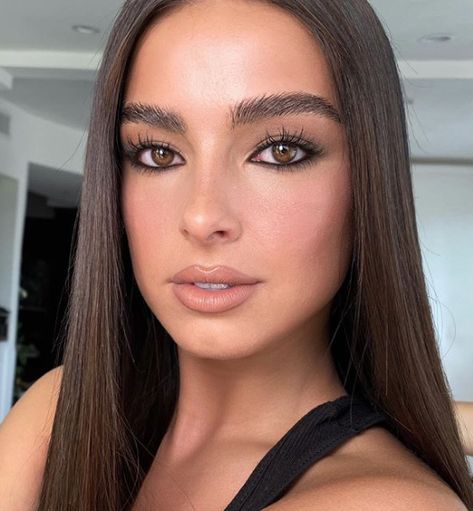 Makeup Cantik, Dark Eye Makeup, Brunette Makeup, Patrick Ta, Formal Makeup, Fall Makeup Looks, Simple Makeup Looks, Makeup Eye Looks, Makeup Looks For Brown Eyes