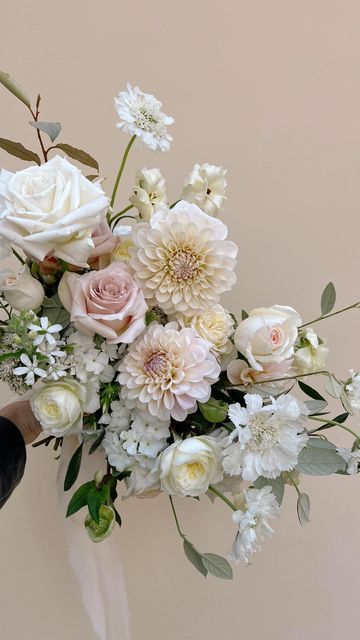 Grow Your Own Wedding Flowers, Neutral Wedding Flowers, Pink And White Weddings, Modern Wedding Flowers, Blush Wedding Flowers, White Bridal Bouquet, Wedding Decor Style, Wedding Flower Inspiration, Garden Party Wedding