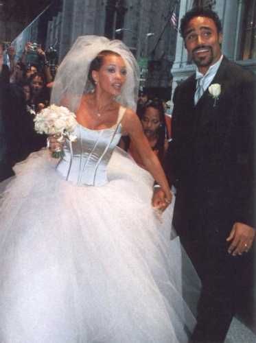 Vanessa Williams & Rick Fox wedding, September 1999. Celebrity Wedding Photos, Chris Williams, Fox Wedding, African American Beauty, Celebrity Bride, Vanessa Williams, Celebrity Wedding Dresses, Hollywood Couples, Black Bride