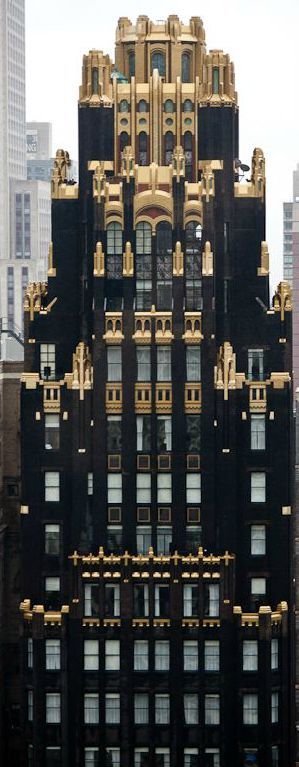 DELCOUR "In my city. Unprotected." American Radiator Building, Bryant Park Hotel, Arte Art Deco, Architecture Cool, Lots Of Windows, Art Deco Architecture, The Windy City, Estilo Art Deco, Manhattan New York