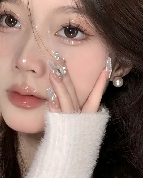 Xhs Makeup, Manip Reference, Asian Makeup Looks, Korean Makeup Look, Sparkly Makeup, Douyin Makeup, Doll Eye Makeup, Ethereal Makeup, Fancy Makeup