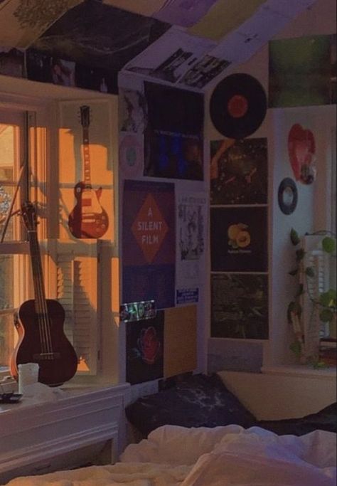 #guitar #music #musician #bedroom #bedroomideas #room #poster #alternative #aesthetic #plants #vinyl Alternative Bedroom, Musician Room, Baby Room Design Boy, Farmhouse Living Room Lighting, Music Bedroom, Rustic Wood Projects, Boys Room Design, Aesthetic Room Ideas, Organisation Hacks