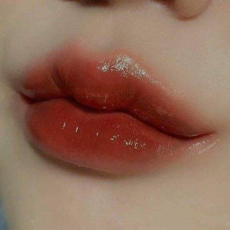 Heart Shaped Lips, Glossy Lips Makeup, Bentuk Alis, Korean Lips, Korean Eye Makeup, Ulzzang Makeup, Nose Shapes, Ombre Lips, Lips Drawing