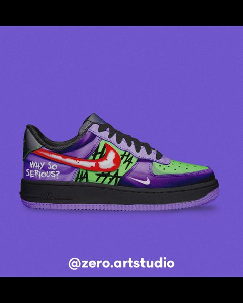 airforce 1 customs based on the joker theme Joker Custom Shoes, Joker Theme, Joker Shoes, Custom Painted Shoes, Nike Airforce 1, Custom Air Force 1, Custom Nike, Heath Ledger, Clothing Designs