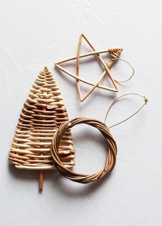 Willow Crafts, St Austell Cornwall, Small Decorations, Willow Weaving, Festive Crafts, Paper Weaving, Diy Christmas Decorations, Weaving Projects, Christmas Makes