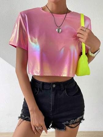 Free Returns ✓ Free Shipping✓. SHEIN EZwear Summer Y2k Holographic Crop Tee- Women T-Shirts at SHEIN. Baggy Crop Top, Tap Costumes, Round Neck Crop Top, Traje Casual, Rose Bonbon, Tropical Island, Strapless Tops, Women T Shirts, Summer Outfits Women