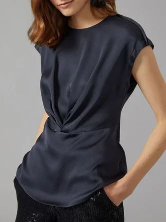 Armani Clothing, Soft Dramatic, Moda Chic, Women Blouse, Versatile Outfits, Satin Top, Mode Inspo, Fashion Design Clothes, Dressy Tops