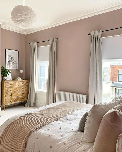 Little Greene on Instagram: “‘Light Peachblossom’ is a classic dusky pink, perfect for a gentle bedroom scheme. Colour: Light Peachblossom Image: @atnumberfourteen_…” Dusky Pink Bedroom, Mauve Bedroom, Light Pink Bedrooms, Dusty Pink Bedroom, Peach Bedroom, Taupe Bedroom, Blush Bedroom, Pink Bedroom Walls, Rose Bedroom