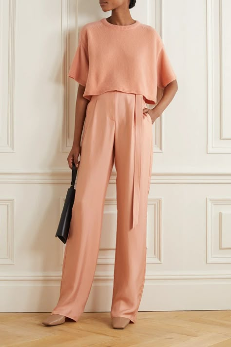 Peach Clothes, Color Outfits, Effortless Outfit, Peach Fuzz, Womens Fashion Trends, Minimal Fashion, Fashion Week Spring, Cropped Sweater, Net A Porter