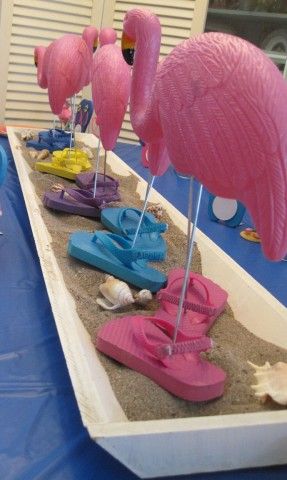 Decorating With Flip Flops, Pink Flamingo Centerpieces, Flip Flop Centerpieces, Margaritaville Party, Flamingle Party, Flamingo Stuff, Pink Flamingo Party, Flamingo Themed Party, Flamingo Craft