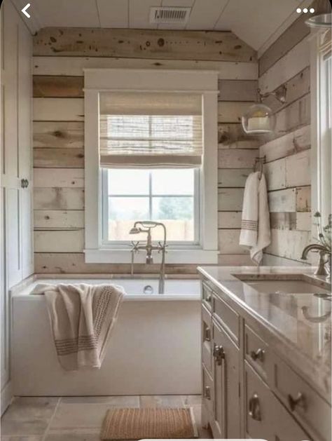 Farmhouse Full Bathroom, Barn Wood Bathroom, Bathroom Tile Design Ideas, Tile Design Ideas, Bathroom Farmhouse Style, Cottage Bathroom, Country Bathroom, Modern Farmhouse Bathroom, Shabby Chic Bathroom