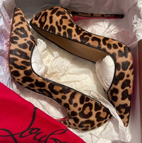 Louboutin Heels, Hair Clothes, Shoe Obsession, Christian Louboutin Pumps, High Heel Shoes, Sunnies, Christian Louboutin, Leopard Print, High Heels