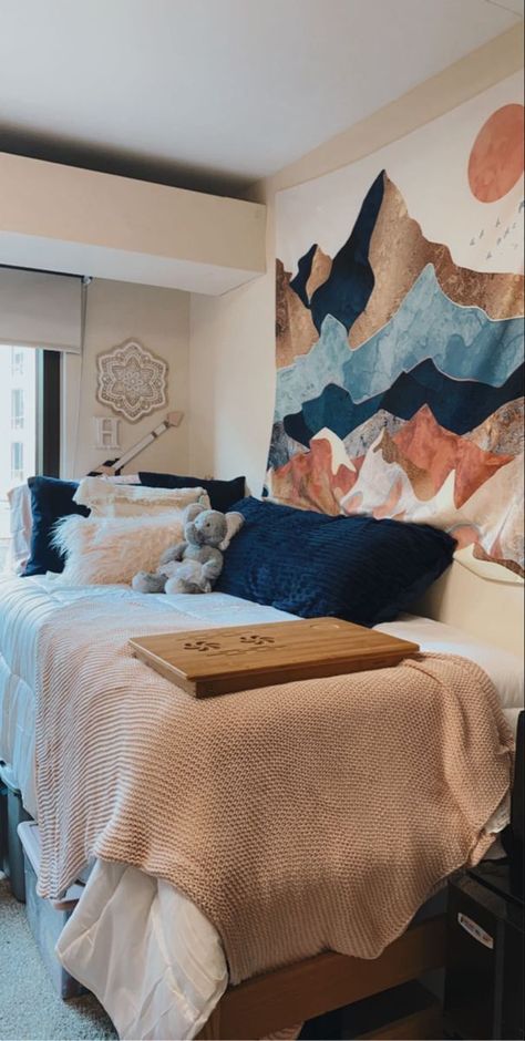 Navy Dorm Room Ideas, Navy And Pink Dorm Room, Dorm Theme Ideas, Dorm Room Ideas For Girls College, Navy Dorm Room, Navy Dorm, Boho Dorm Room Ideas, Thrifting Home, Dorm Room Tour