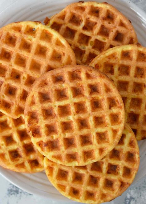 Chaffles Without Almond Flour, Coconut Flour Chaffles Keto, Coconut Flour Chaffle, Chaffles With Almond Flour, Keto Chaffles Low Carb, Chaffee Recipe Keto, Chaffle Recipe Keto Easy, Keto Waffles Coconut Flour, Wonder Bread Chaffle Recipe