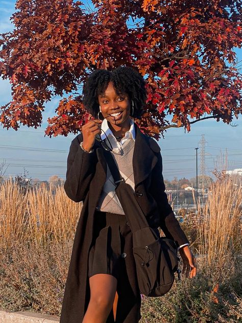 Light Academia Outfit Black Women, Dark Academia Fashion Black Women, Dark Academia Aesthetic Outfit Black Women, Scholar Aesthetic Outfit, Afro Academia Aesthetic, Dark Academia Outfit Women Black, Academia Outfits Black Women, Dark Academia Outfit Black Women, Dark Academia Women Fashion