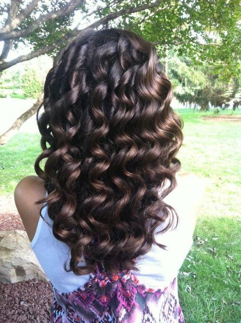 Cute hair style Dark Curls, Cute Curly Hairstyles, Curl Styles, Grad Photos, Figure 8, Long Wavy Hair, Hair Photo, Curly Hairstyles, Love Hair