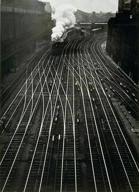 undr: Saint-Lazare, 1934 Penn Station, Old Trains, Train Stations, Train Pictures, Foto Art, Train Layouts, Steam Trains, Train Tracks, Model Railway