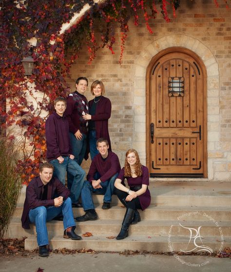 I'm always looking for poses for large families. Large Family Portraits, Big Family Photos, Large Family Photos, Fall Family Portraits, Fall Portraits, Fall Family Photo Outfits, Family Picture Poses, Photography Poses Family, Fall Family Pictures