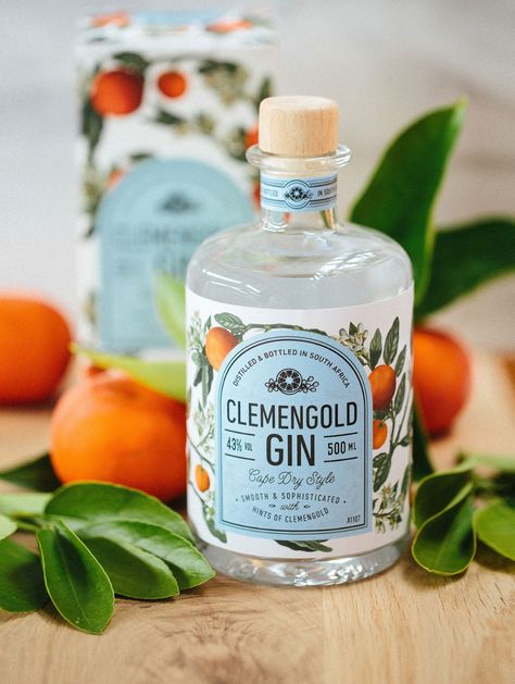 Bottle Of Gin, Classic Gin Cocktails, Infused Gin, Gin Brands, Gin Bottle, Craft Gin, Bottle Design Packaging, Alcohol Packaging, Gin Bottles