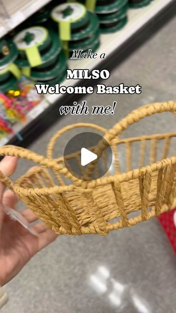 briana on Instagram: "Make a MILSO Welcome Basket with me! My husband’s buddy just got married and his wife is moving here soon! Moving from home into this crazy life we live can be challenging. A small gesture of welcome can help to make the transition a tiny bit easier! A few small items are perfect, and then add a gift card to a local restaurant you love or a bottle of wine to welcome your new friend to the family! #milso #milsolife #airforcewife #armywife #navywife #spaceforcewife #militarywife" House Warming Gift Ideas For New Home, Welcome Home Gift Basket, Welcome Gift Basket, Welcome Basket, Just Got Married, Welcome Baskets, Airforce Wife, Welcome Home Gifts, Navy Wife