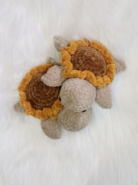 Crochet Turtle Ideas, Crochet Sunflower Turtle Pattern Free, Cute Crochet Animals Free Pattern, Crochet Patterns Stuffed Animals, Crochet Sunflower Turtle, Sunflower Turtle, Crocheted Sunflower, Stuffed Animal Crochet, Turtle Crochet