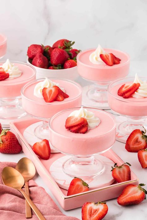 Strawberry Mousse - This light, fluffy strawberry dessert screams summer. Top more sweet treats with this delicious mousse or enjoy it alone. Strawberry Mousse Recipe, Jordan Cake, Strawberry Mouse, Easy Strawberry Desserts, Strawberry Mousse, Strawberry Dessert Recipes, Strawberry Milk, Mousse Recipes, Easy Strawberry