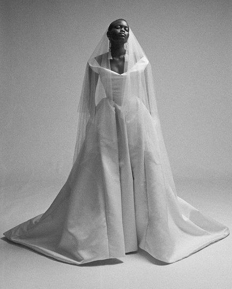 Ready to see Vivienne Westwood's newest wedding dresses? Tap the link in bio to see 10 looks from her 2024 collection. Nova Bagatelle, Vivienne Westwood Bridal, Vivienne Westwood Wedding Dress, Vivienne Westwood Wedding, Bridal 2024, Avant Garde Dresses, Most Beautiful Wedding Dresses, Wedding Dresses Corset, Taffeta Dress