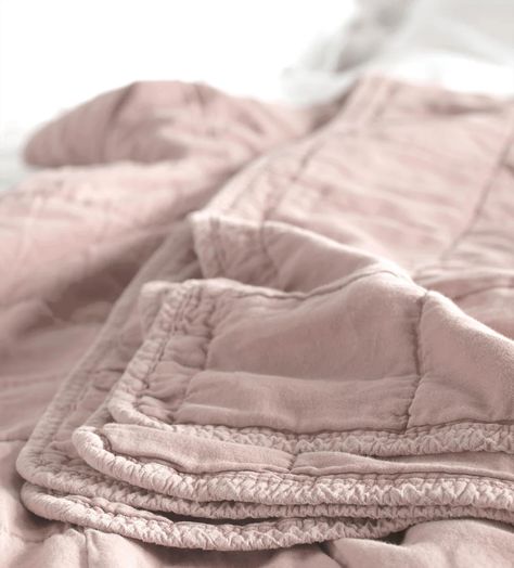 Pink Bedspread, Luxury Bedspreads, Capsule Wardrobe Planning, Cosy Bed, Quilted Throw, Pink Throw, Pink Throws, Linen Store, Wardrobe Planning