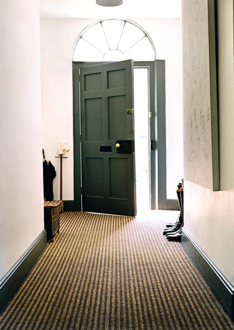 Guide to Natural Flooring choices - The English Home Sisal Flooring, Foyer With Stairs, Natural Fiber Carpets, Hall Flooring, Sisal Carpet, Hallway Flooring, Natural Flooring, Hallway Ideas Colour, Durable Flooring