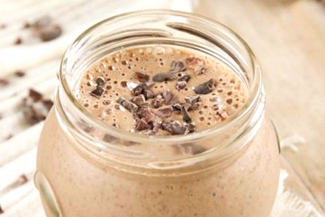 Spiked with warm spice and rich with chocolate goodness, this healthy Mexican chocolate smoothie is an everyday treat. Vegan, soy-free, optionally paleo. Korea Recipes, Chocolate Smoothie Recipes, Chocolate Banana Smoothie, Dairy Free Breakfasts, Mexican Chocolate, Chocolate Smoothie, Vegan Smoothies, Smoothie Shakes, Banana Smoothie