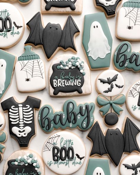 A baby is brewing 👻 I’ll be working on Halloween pre-sale this week! Stay tuned :) #cookies #njcookies #decoratedsugarcookies… | Instagram Nightmare Before Christmas Babyshower, Nightmare Before Christmas Baby, Halloween Gender Reveal, Halloween Baby Shower Theme, Goth Baby, Creepy Halloween Decorations, Christmas Baby Shower, Before Baby, Theme Halloween