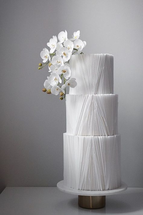 Wedding Cake Elegant, Contemporary Wedding Cakes, Ruffle Wedding Cake, Cake Elegant, Wedding Cake Design, Luxury Wedding Cake, Dream Wedding Cake, Engagement Cakes, Wedding Cake Stands