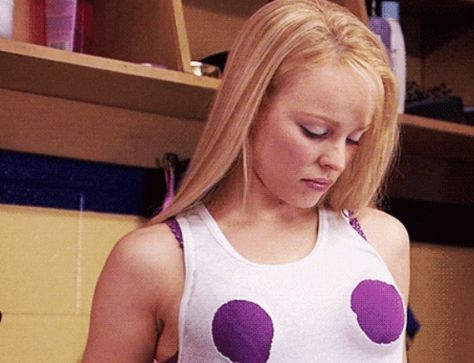 Mean Girls Regina George Shirt Scene. So funny! Regina George Tank Top, Regina George Shirt, Lazy Halloween Costumes, Halloween Parejas, Lazy Halloween, George Best, Last Minute Costumes, Regina George, Normal Clothes