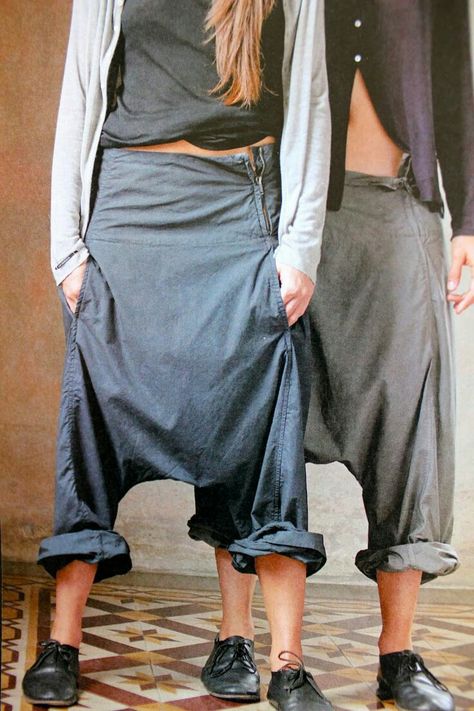 Sarouel Pants, Drop Crotch Pants, Moda Chic, Mode Inspiration, Urban Fashion, Look Fashion, Diy Clothes, Hands On, Harem Pants