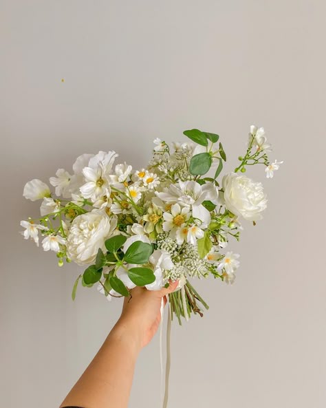 white wildflower bouquet Simple Wildflower Bridesmaid Bouquet, June Wildflower Bouquet, Small Wildflower Wedding Bouquet, Wildflower Bridesmaids Bouquet, White Wild Flowers Wedding, Small White Bridal Bouquet, Gomphrena Bouquet, White Wild Flower Bouquet, Feverfew Bouquet