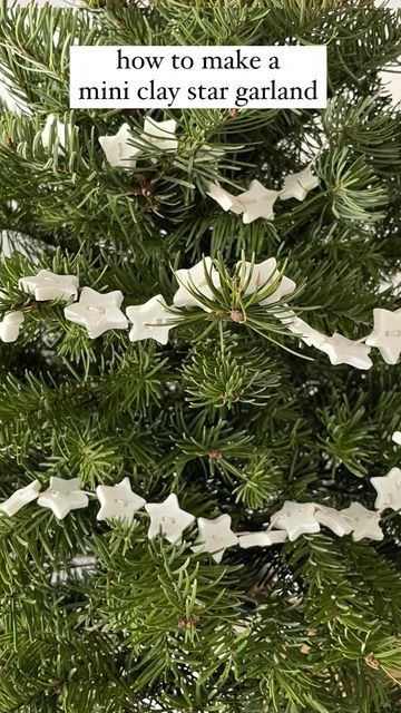 Ornament Clay Recipe, Star Clay Garland, Mini Clay Star Garland, Star Garland Christmas Tree, Cornstarch Christmas Ornaments, Home Made Christmas Garland, Clay Star Ornaments, Baking Soda Cornstarch Ornaments, Clay Star Garland